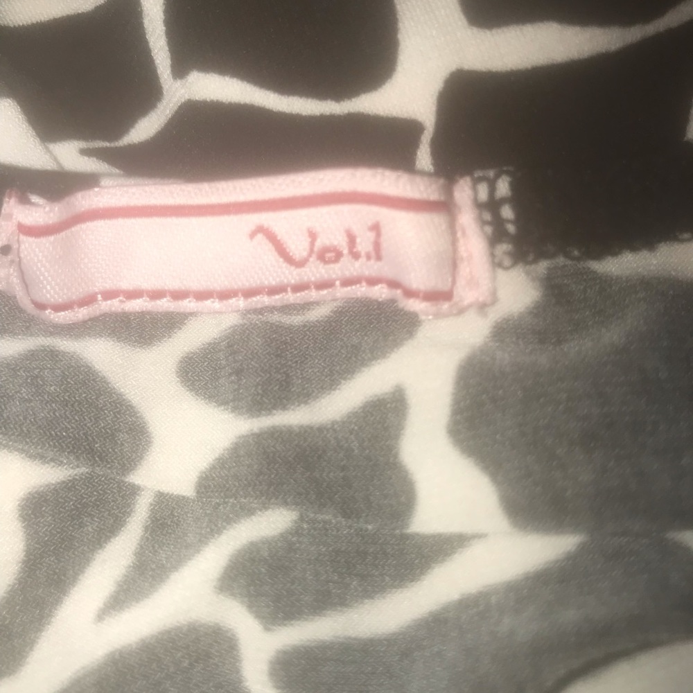 Halter top. - Picture 3 of 3